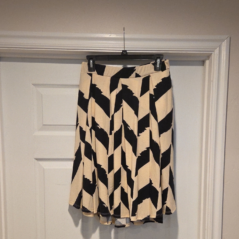LuLaRoe Black and Cream Pleated Skater Skirt